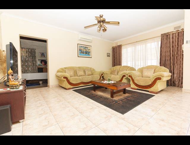 4 BEDROOM FREESTANDING FOR SALE IN MOUNT VERNON